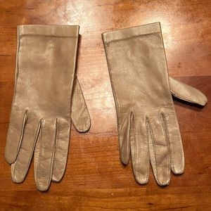 Vintage Italian 100% tan leather driving gloves